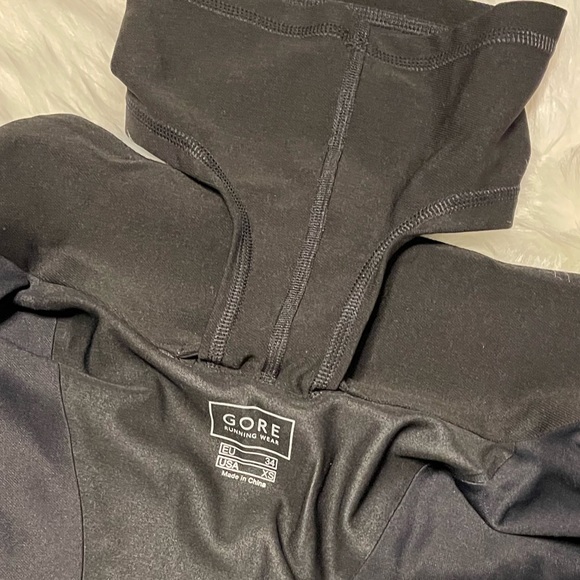 Gore Running Wear Windstopper jacket - Picture 11 of 12